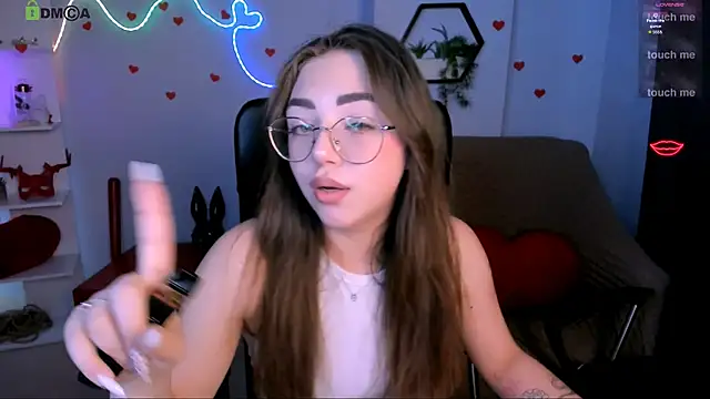 kiki swan online show from May 1, 9:47 am