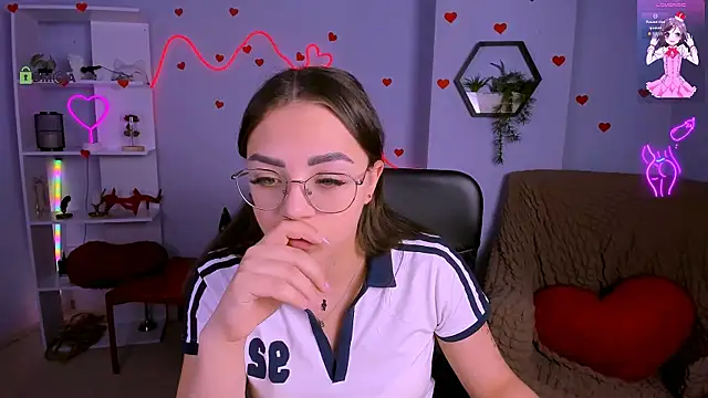 kiki swan online show from May 28, 5:38 am
