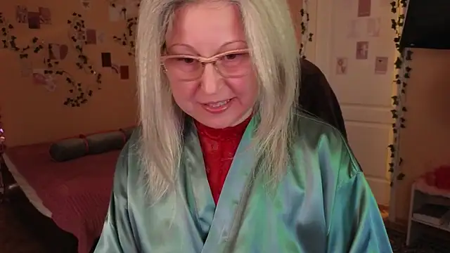 Snapshot of Wane_Witch chatting on April 19, 7:27 pm Wane Witch online show from April 19, 7:27 pm