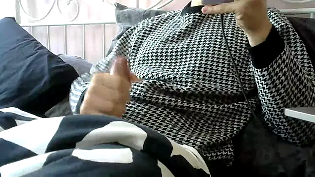 Snapshot of Italianmonsterd chatting on November 2, 8:39 am Italianmonsterd online show from November 2, 8:39 am