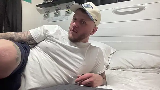 Snapshot of Thegreatwhitepipe chatting on October 6, 9:18 am Thegreatwhitepipe online show from October 6, 9:18 am