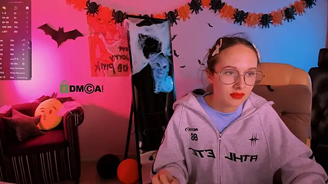 Snapshot of mona_cloud chatting on November 3, 1:51 am mona cloud online show from November 3, 1:51 am