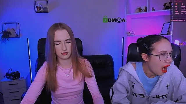 Snapshot of mona_cloud chatting on November 6, 8:10 pm mona cloud online show from November 6, 8:10 pm