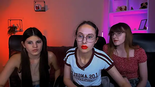 Snapshot of mona_cloud chatting on November 11, 8:42 pm mona cloud online show from November 11, 8:42 pm