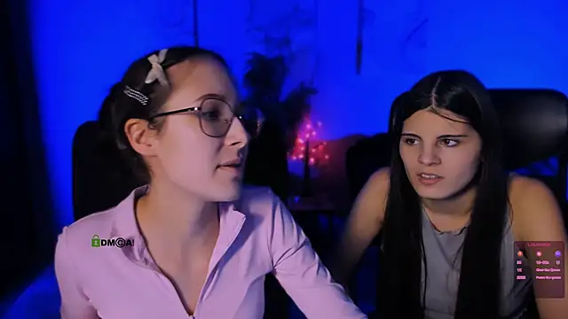 Snapshot of mona_cloud chatting on November 24, 12:43 am mona cloud online show from November 24, 12:43 am