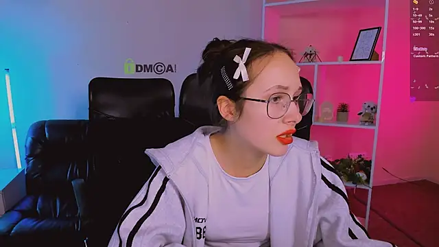 Snapshot of mona_cloud chatting on November 27, 1:51 am mona cloud online show from November 27, 1:51 am