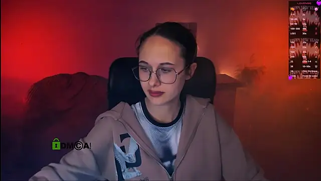 Snapshot of mona_cloud chatting on December 19, 7:43 pm mona cloud online show from December 19, 7:43 pm