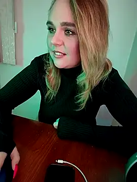 Juicy PeachLux online show from March 12, 7:59 pm