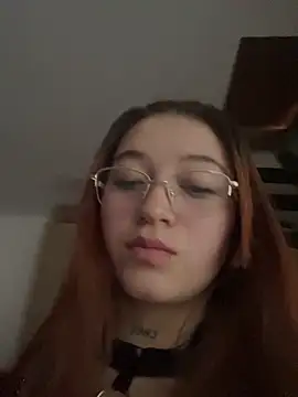 Karina Leon online show from May 28, 8:06 pm