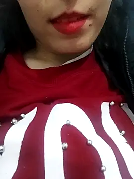 saraaxx1 online show from March 10, 8:34 pm