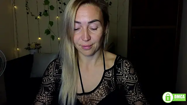 Kiss julli88I online show from October 4, 5:22 pm