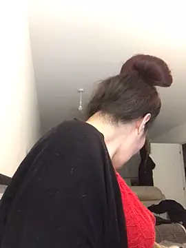 Curvy-Essex-Milf online show from October 12, 11:09 am