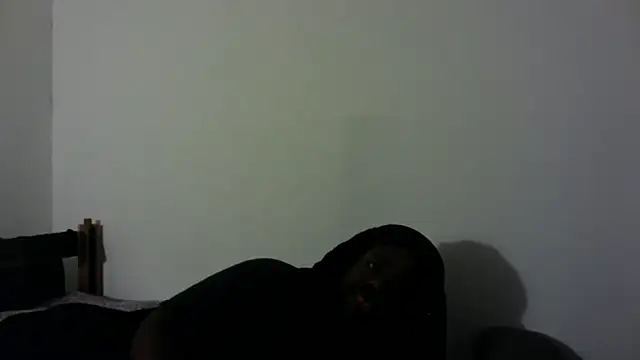 Snapshot of shaniko89isscam chatting on May 18, 9:26 am shaniko89isscam online show from May 18, 9:26 am