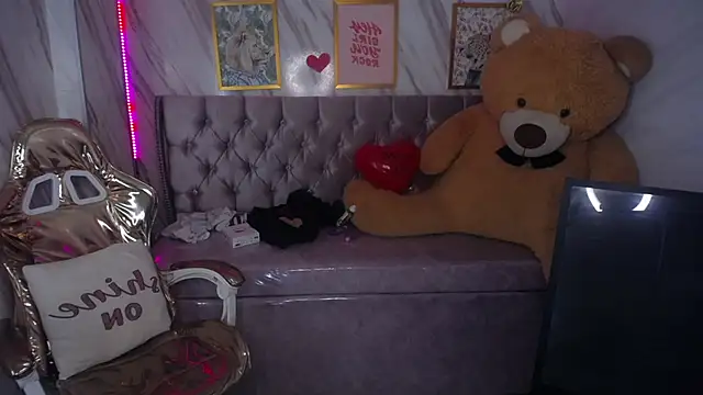 Snapshot of _wendy_b chatting on March 14, 7:34 pm  wendy b online show from March 14, 7:34 pm