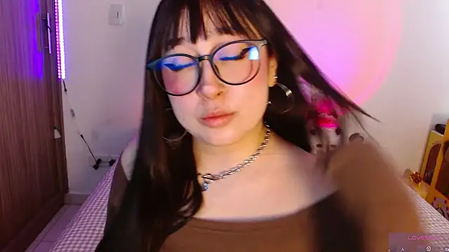 Oliviargf online show from April 1, 1:41 pm