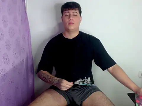 Snapshot of CrissConor chatting on May 25, 7:31 pm CrissConor online show from May 25, 7:31 pm