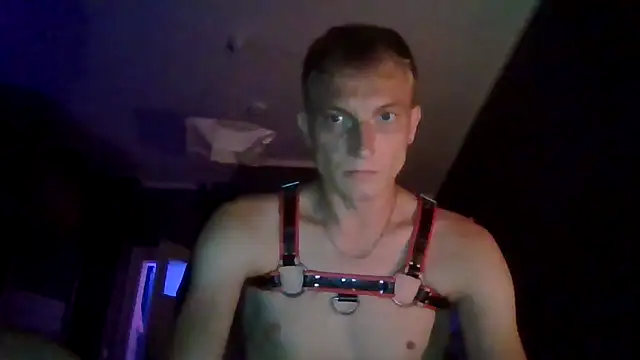 Snapshot of MaxPovelXL chatting on August 1, 7:02 pm MaxPovelXL online show from August 1, 7:02 pm