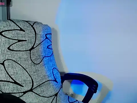 Snapshot of Hannah_Kiim chatting on September 17, 5:03 pm Hannah Kiim online show from September 17, 5:03 pm