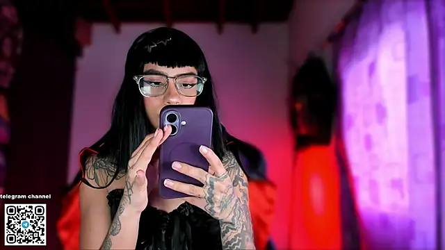 Snapshot of sofiafenty chatting on February 3, 7:52 pm sofiafenty online show from February 3, 7:52 pm