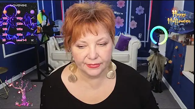 Snapshot of Kira_Kenet chatting on October 29, 7:32 am Kira Kenet online show from October 29, 7:32 am