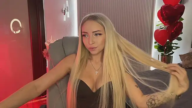 OhMyEmma online show from February 19, 1:01 am