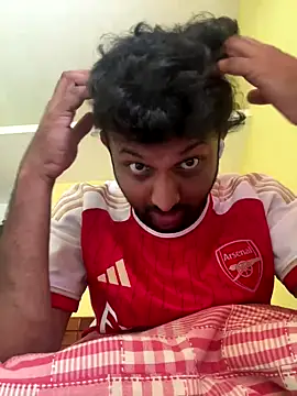 Snapshot of MIRTHICK2002 chatting on October 28, 7:56 am MIRTHICK2002 online show from October 28, 7:56 am