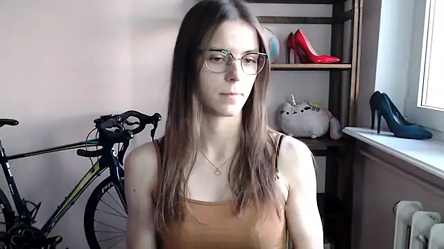 love megi online show from December 19, 2:24 pm