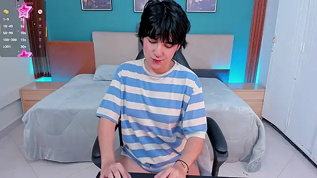 emma cute7 online show from June 20, 10:29 am