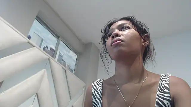 willow smitt online show from April 5, 3:31 pm