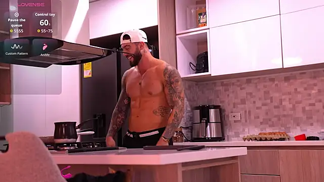 OLIVER COLT online show from September 11, 12:22 am