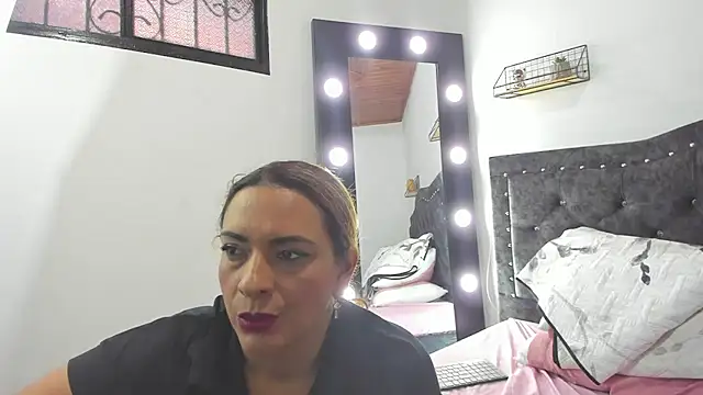 Milf-Prettyboobs online show from March 4, 11:11 pm