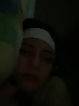 Snapshot of val_zx chatting on March 19, 7:40 am val zx online show from March 19, 7:40 am