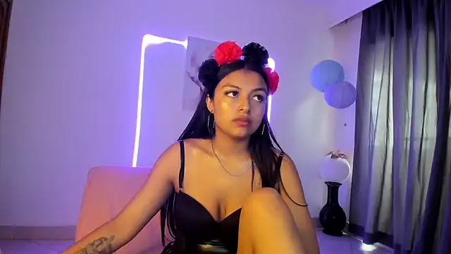 Snapshot of sweet_cinamon chatting on December 16, 7:30 pm sweet cinamon online show from December 16, 7:30 pm