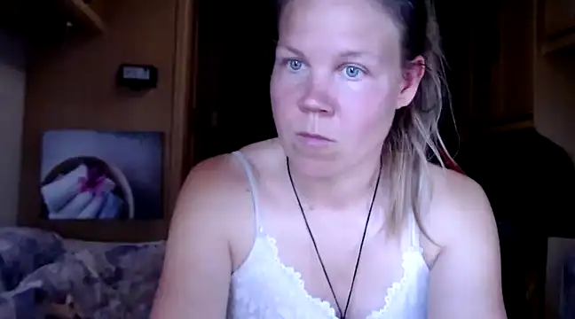 Snapshot of CallMeMaria chatting on December 27, 4:32 pm CallMeMaria online show from December 27, 4:32 pm