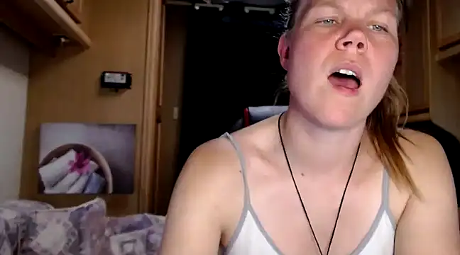 Snapshot of CallMeMaria chatting on December 29, 3:46 pm CallMeMaria online show from December 29, 3:46 pm