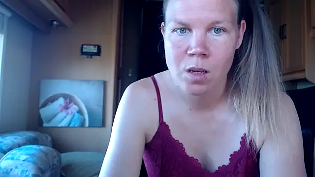 Snapshot of CallMeMaria chatting on January 3, 10:41 am CallMeMaria online show from January 3, 10:41 am