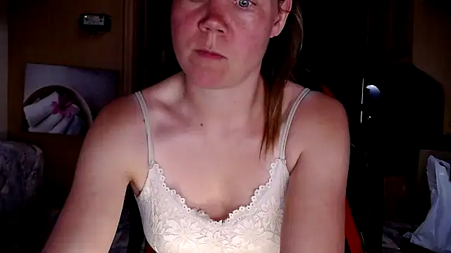 Snapshot of CallMeMaria chatting on January 4, 4:22 pm CallMeMaria online show from January 4, 4:22 pm