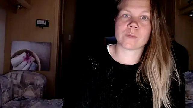 Snapshot of CallMeMaria chatting on January 6, 4:55 pm CallMeMaria online show from January 6, 4:55 pm