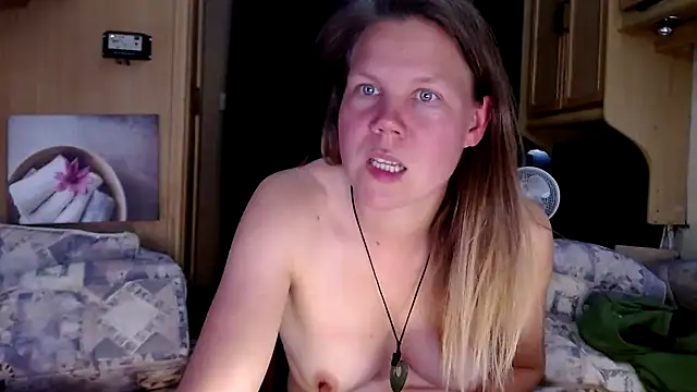 Snapshot of CallMeMaria chatting on January 17, 5:08 pm CallMeMaria online show from January 17, 5:08 pm