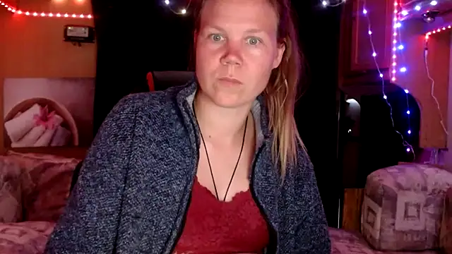 Snapshot of CallMeMaria chatting on January 31, 4:27 pm CallMeMaria online show from January 31, 4:27 pm