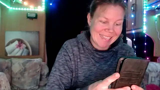 Snapshot of CallMeMaria chatting on February 4, 11:38 am CallMeMaria online show from February 4, 11:38 am