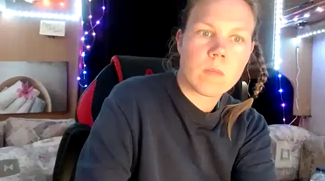 Snapshot of CallMeMaria chatting on February 11, 4:13 pm CallMeMaria online show from February 11, 4:13 pm