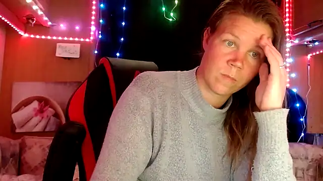 Snapshot of CallMeMaria chatting on February 15, 3:06 pm CallMeMaria online show from February 15, 3:06 pm