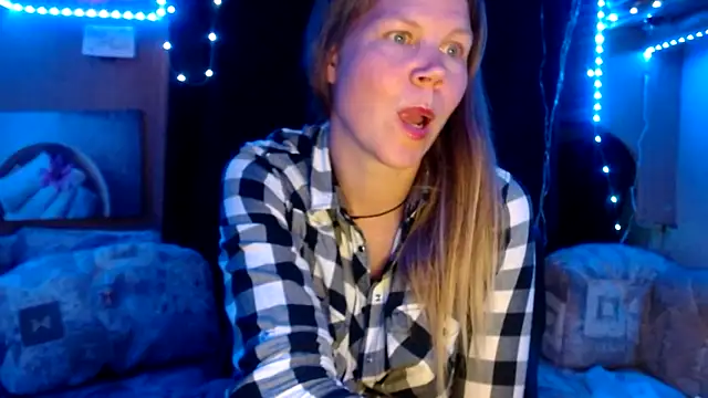 Snapshot of CallMeMaria chatting on February 16, 8:00 pm CallMeMaria online show from February 16, 8:00 pm