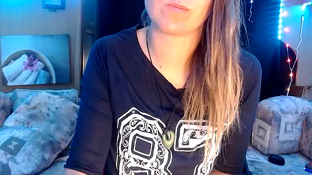 Snapshot of CallMeMaria chatting on February 26, 10:26 am CallMeMaria online show from February 26, 10:26 am