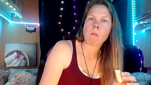 Snapshot of CallMeMaria chatting on February 26, 5:28 pm CallMeMaria online show from February 26, 5:28 pm