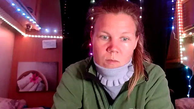 Snapshot of CallMeMaria chatting on March 7, 10:13 am CallMeMaria online show from March 7, 10:13 am