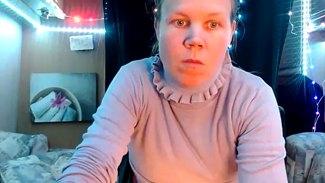 Snapshot of CallMeMaria chatting on March 7, 6:43 pm CallMeMaria online show from March 7, 6:43 pm