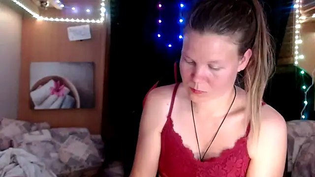 Snapshot of CallMeMaria chatting on March 9, 10:30 pm CallMeMaria online show from March 9, 10:30 pm