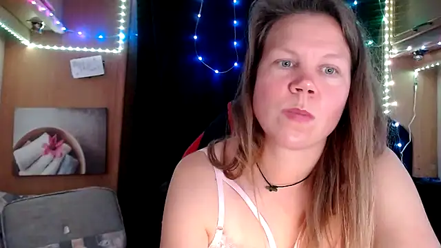 Snapshot of CallMeMaria chatting on March 10, 2:26 pm CallMeMaria online show from March 10, 2:26 pm